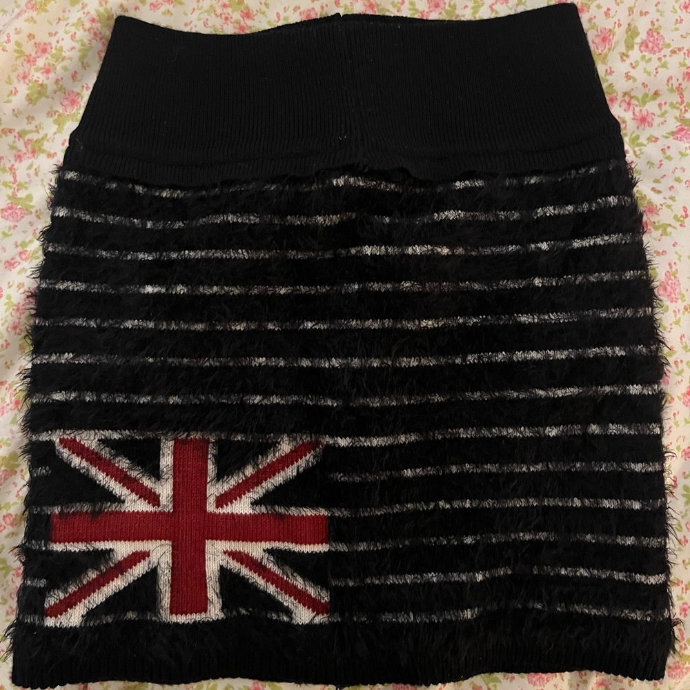 Bodyline uk stripped mini skirt.